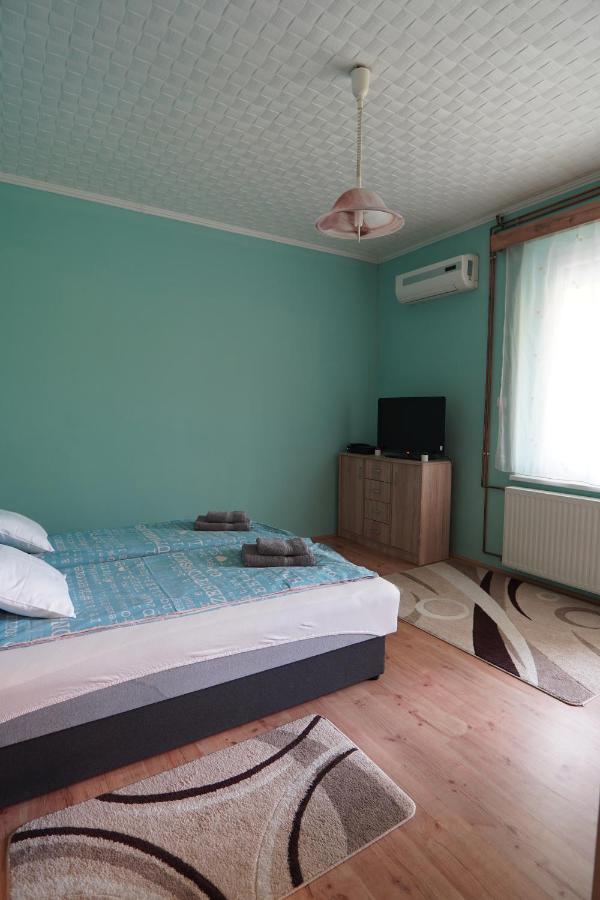 Dia Apartman Pécs Exterior foto